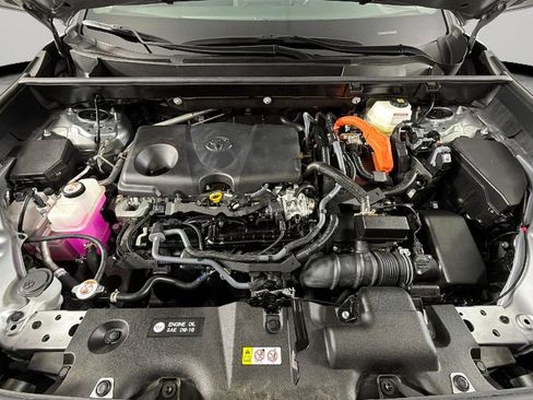 Used 2025 Toyota RAV4 LE AWD/4WD image 33