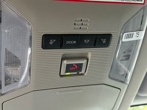Used 2024 Toyota RAV4 LE AWD/4WD image 27