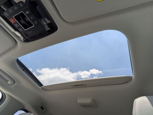 Certified 2025 Kia Carnival SX Prestige FWD image 14
