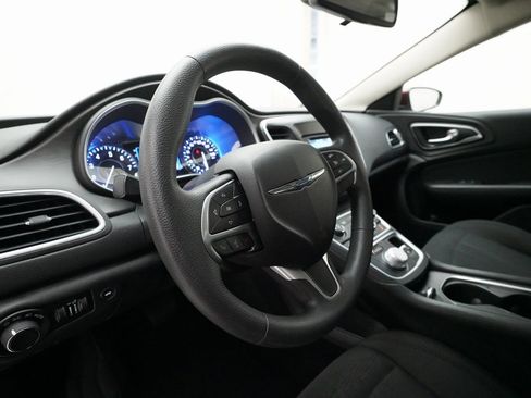 Used 2016 Chrysler 200 Limited image 8