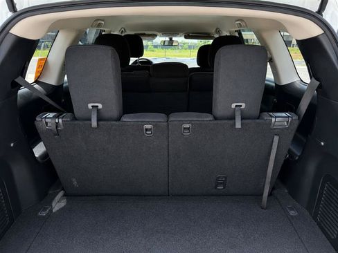 Used 2015 Nissan Pathfinder SV FWD image 11