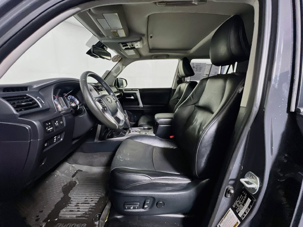 Used 2024 Toyota 4Runner Limited RWD image 12