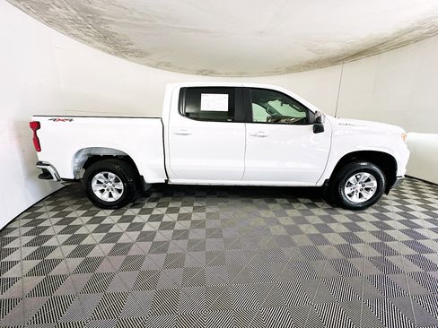 Used 2025 Chevrolet Silverado 1500 LT AWD/4WD image 2