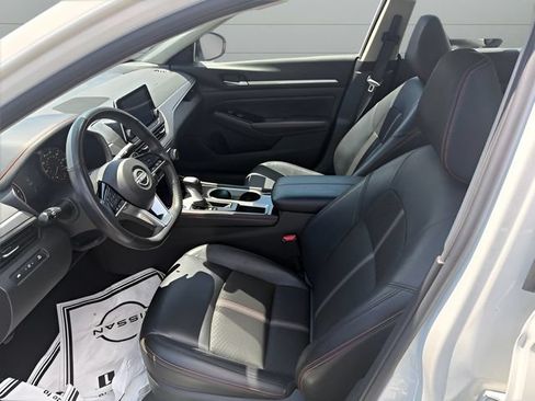 Certified 2025 Nissan Altima 2.5 SR FWD image 11