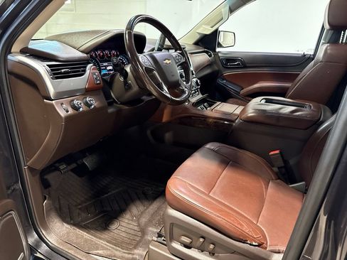 Used 2018 Chevrolet Suburban Premier AWD/4WD image 28