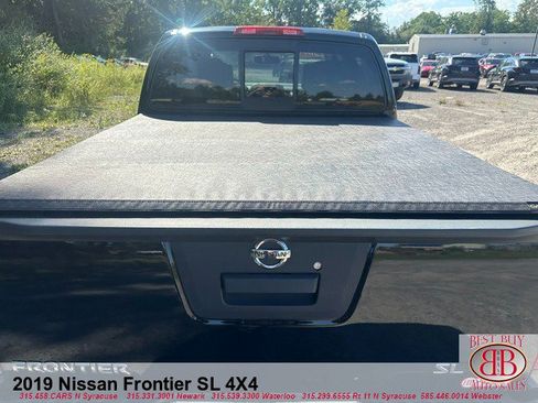 Used 2019 Nissan Frontier SL image 9
