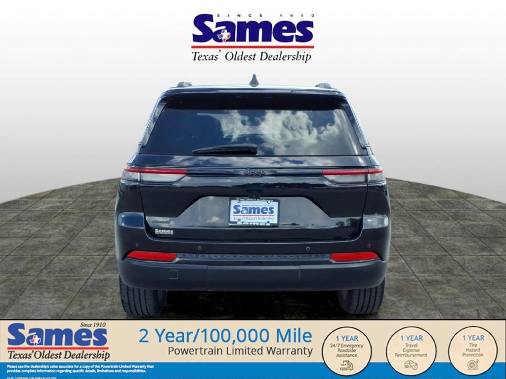 Used 2024 Jeep Grand Cherokee Altitude AWD/4WD image 4