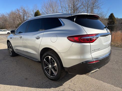 Used 2020 Buick Enclave Essence w/ Sport Touring Edition image 3