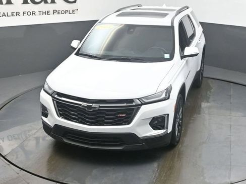Used 2023 Chevrolet Traverse RS w/ LPO, Floor Liner Package image 48