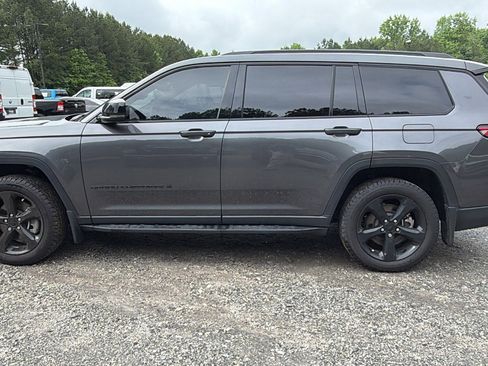 Used 2023 Jeep Grand Cherokee L Laredo AWD/4WD image 11