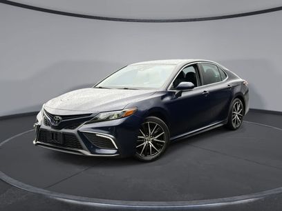 Used 2022 Toyota Camry SE w/ Cold Weather Package