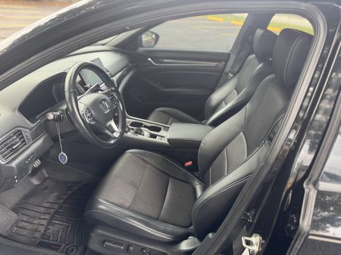 Used 2018 Honda Accord Sport image 4