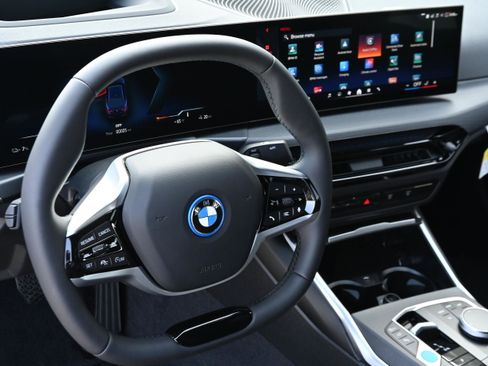 Used 2026 BMW i4 xDrive40i w/ Premium Package AWD/4WD image 11
