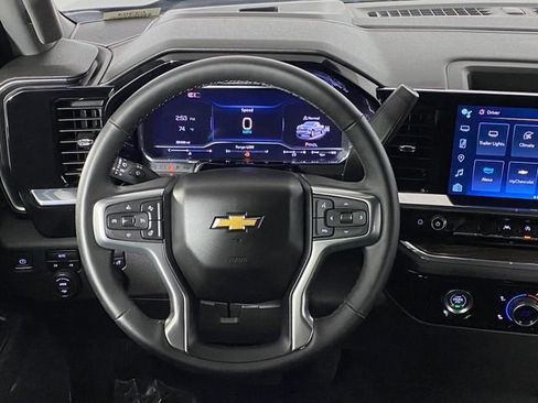 Used 2024 Chevrolet Silverado 1500 LT AWD/4WD image 17
