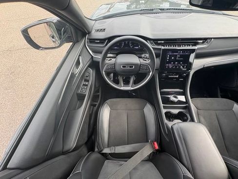Used 2023 Jeep Grand Cherokee L Laredo AWD/4WD image 24
