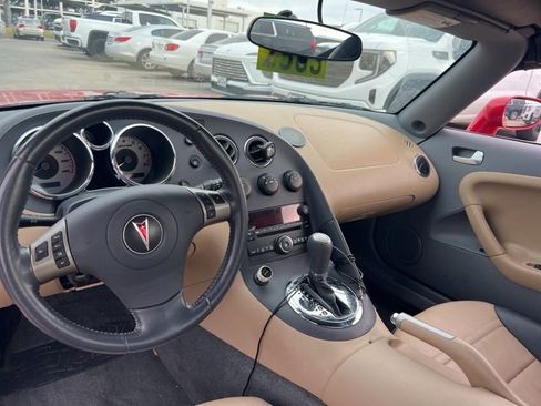 Used 2006 Pontiac Solstice Convertible w/ Premium Package image 4