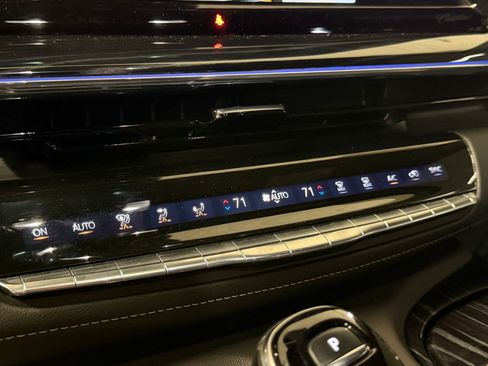 Used 2023 Cadillac Escalade Sport AWD/4WD image 23
