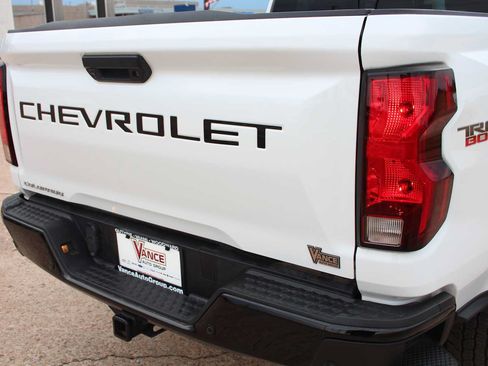Used 2023 Chevrolet Colorado Trail Boss w/ Technology Package AWD/4WD image 12