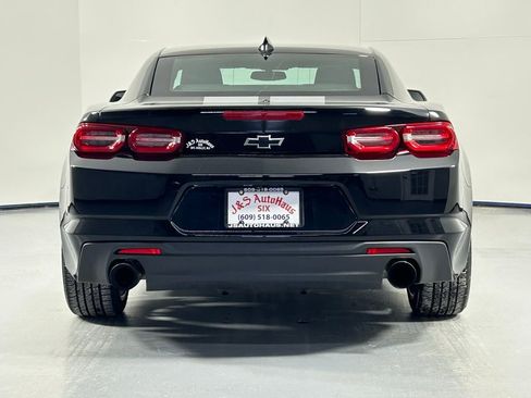 Used 2021 Chevrolet Camaro LT w/ Technology Package image 6