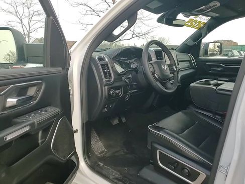 Used 2025 RAM 1500 Laramie AWD/4WD image 9