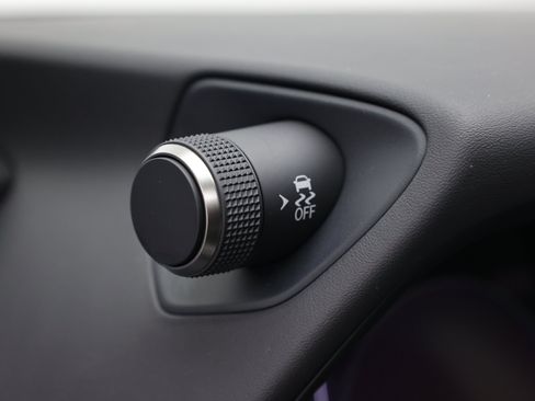 Used 2022 Lexus UX 200 w/ Accessory Package (Z1) FWD image 19