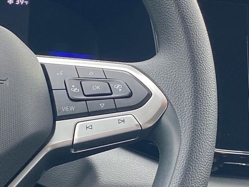 Certified 2022 Volkswagen Taos S image 8