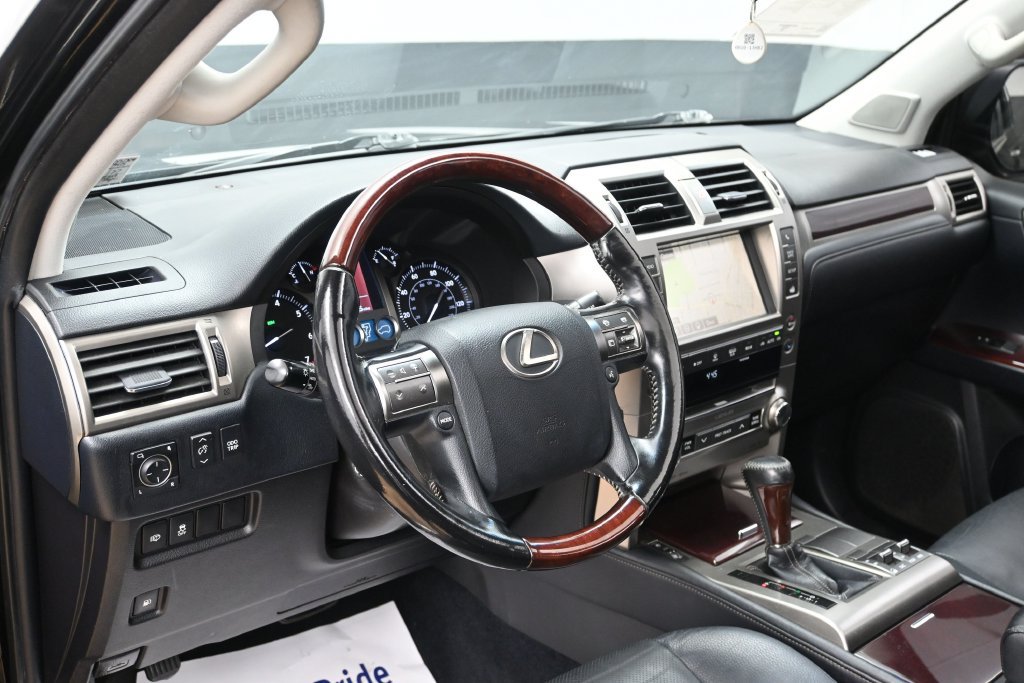 Used 2017 Lexus GX 460 Premium w/ Premium Package AWD/4WD image 12