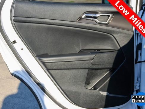 Used 2024 Kia Sportage EX image 11