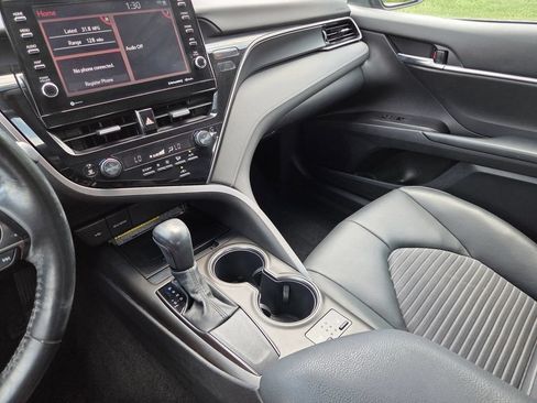 Used 2021 Toyota Camry SE w/ Cold Weather Package FWD image 35