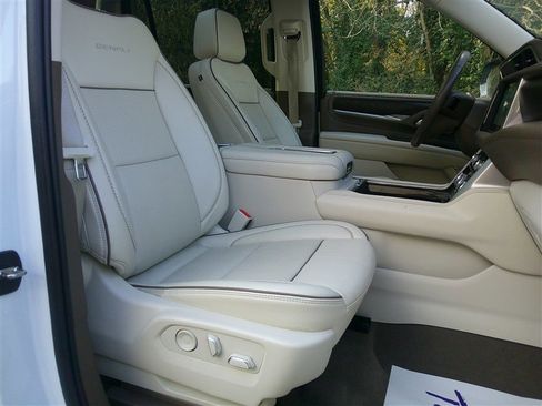 Used 2022 GMC Yukon XL Denali image 26