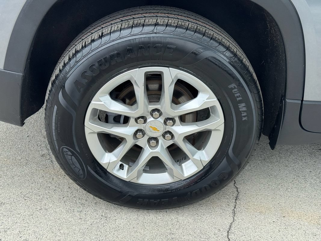 Used 2021 Chevrolet Traverse LT FWD image 12