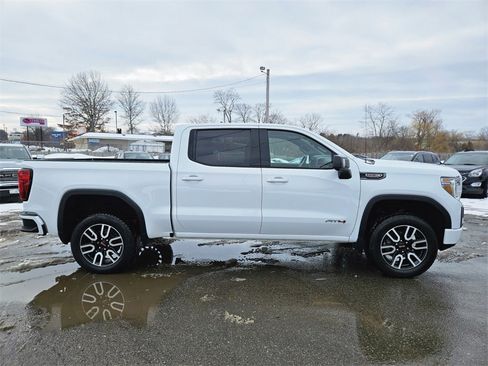 Used 2022 GMC Sierra 1500 AT4 w/ AT4 Premium Package image 6