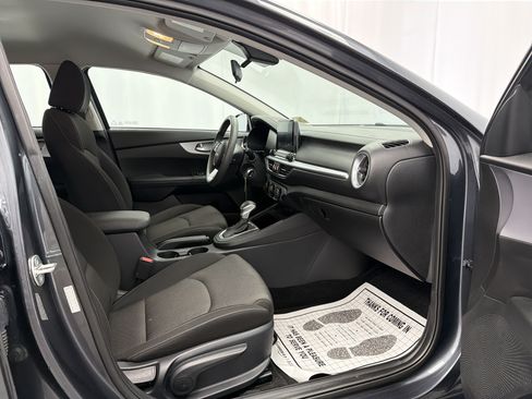 Used 2024 Kia Forte LXS FWD image 9