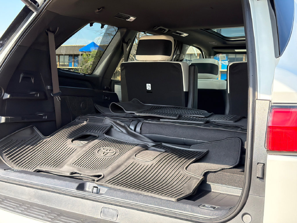 Used 2025 Toyota Sequoia Capstone AWD/4WD image 8