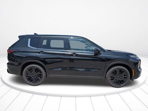 New 2026 Mitsubishi Outlander LE FWD image 3