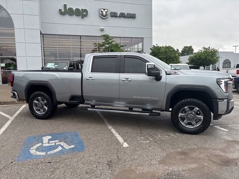 Used 2025 GMC Sierra 2500 SLT w/ SLT Convenience Package AWD/4WD image 32