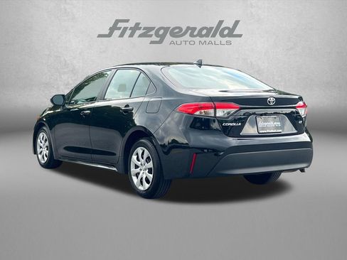 Used 2025 Toyota Corolla LE FWD image 9