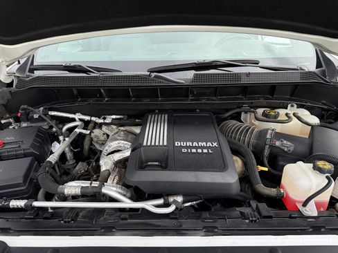 Used 2022 Chevrolet Silverado 1500 LTZ AWD/4WD image 19