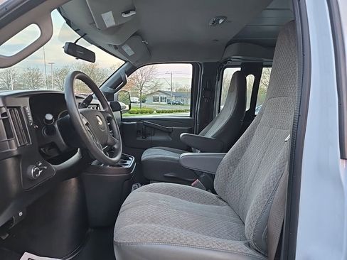 Used 2020 Chevrolet Express 3500 Extended w/ Driver Convenience Package RWD image 14