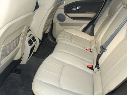 Used 2017 Land Rover Range Rover Evoque SE image 5