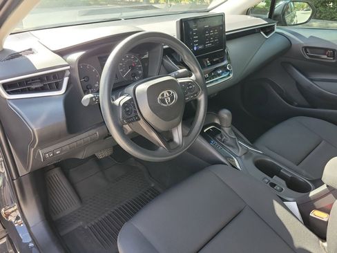 Used 2025 Toyota Corolla LE FWD image 15