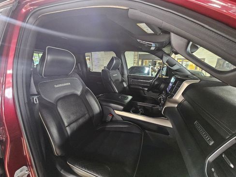 Used 2019 RAM 1500 Laramie w/ Sport Appearance Package image 12