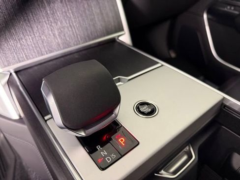 New 2025 Land Rover Range Rover SE image 24