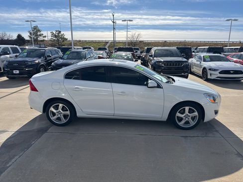 Used 2012 Volvo S60 T5 image 6
