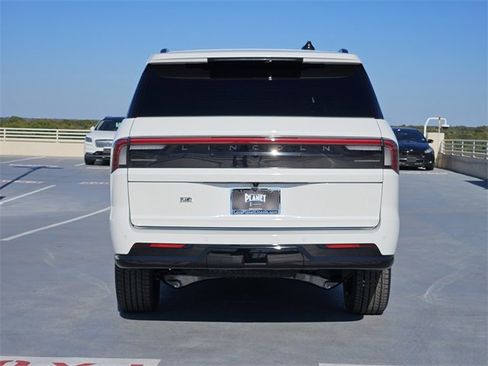 New 2025 Lincoln Navigator L Reserve w/ Jet Appearance Package image 6