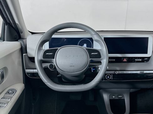 Used 2024 Hyundai Ioniq 5 SE RWD image 18