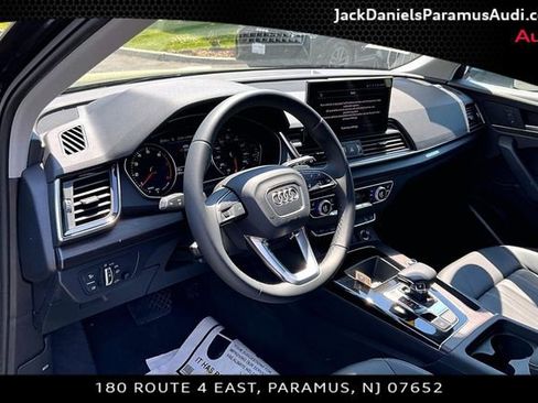 Used 2023 Audi Q5 2.0T Premium w/ Convenience Package AWD/4WD image 11