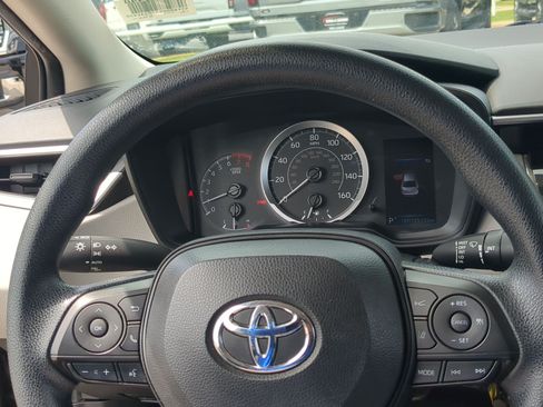 Used 2021 Toyota Corolla LE FWD image 13