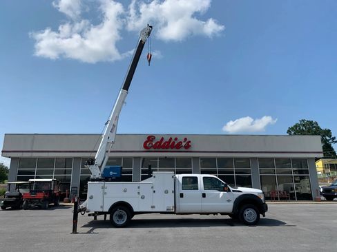 Used 2016 Ford F550 4x4 Crew Cab Super Duty w/ Power Equipment Group image 58