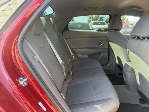 Used 2025 Hyundai Elantra SE FWD image 27